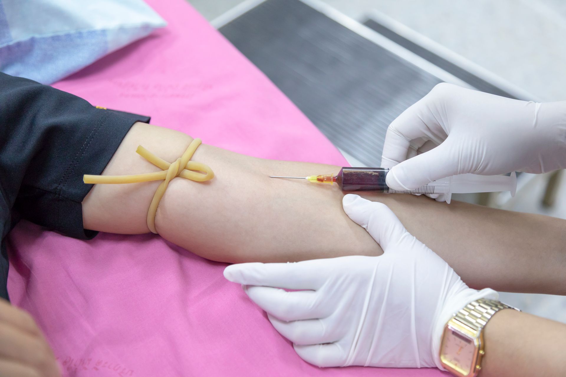 The Lifeline in Your Veins: Why Giving Blood Changes Everything for Someone Else and Your Own Body